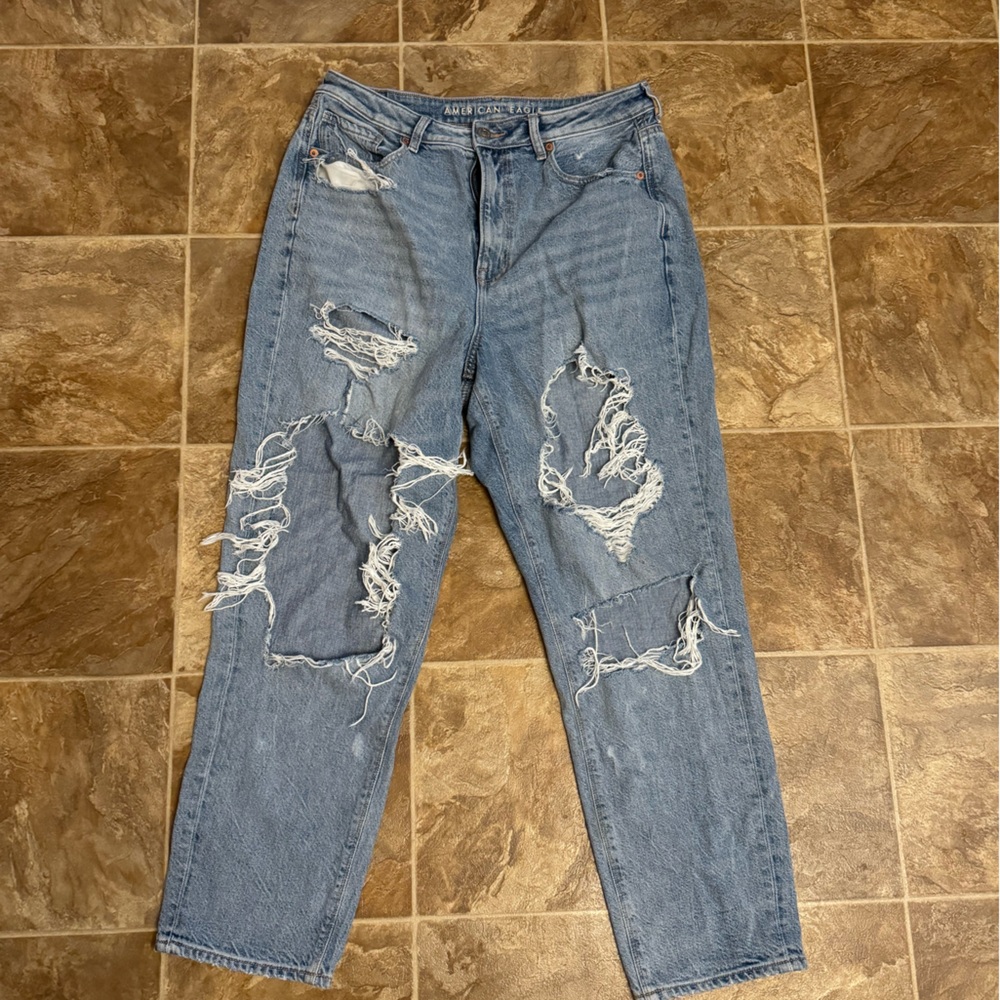 American Eagle Highest Rise Mom Jean size 12